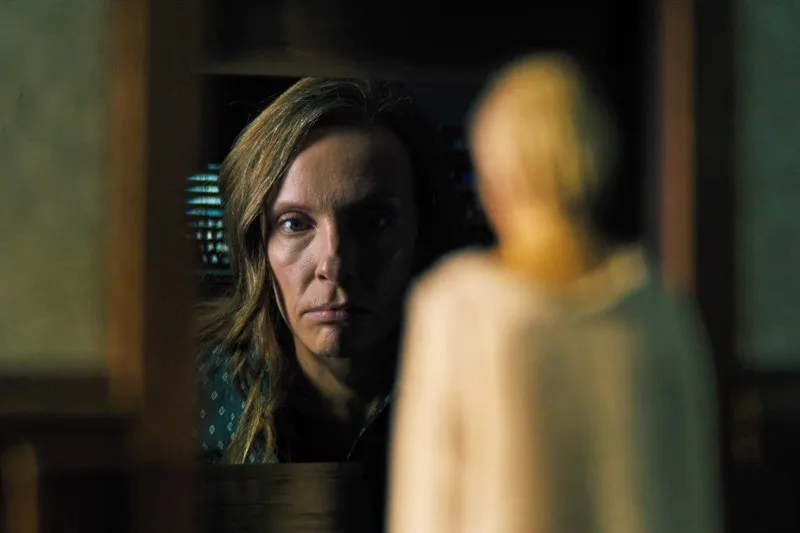 Penjelasan Ending Film Hereditary yang Penuh Misteri. Selain Ketakutan, Kamu juga Penasaran, Kan? 5