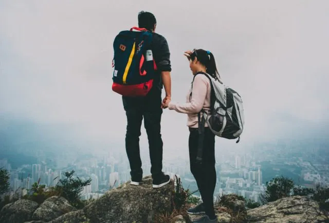 6 Hal yang Perlu Kamu Perhatian, Kalau Ingin Album Foto Bareng Pacar di Medsos Terlihat Elegan 7