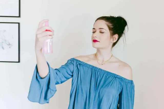 8 Tips Makeup untuk Kulit Berminyak Agar Tahan Lama 15