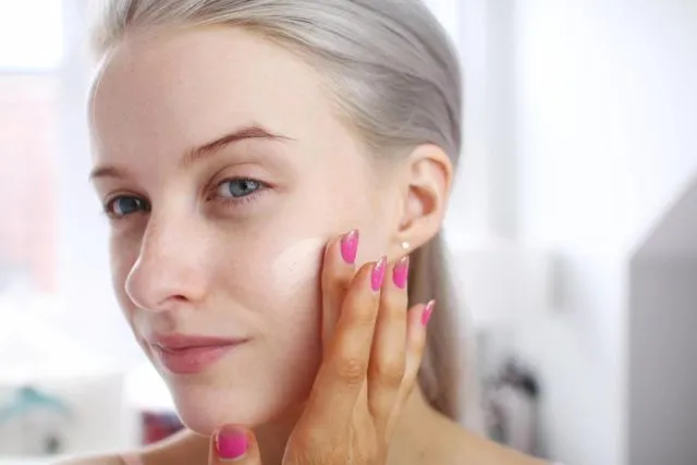 8 Tips Makeup untuk Kulit Berminyak Agar Tahan Lama 11