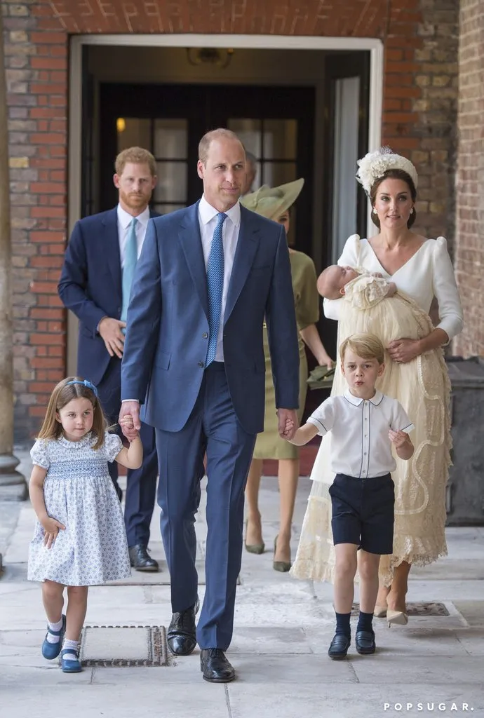 13 Potret Momen Baptisan Prince Louis of Cambridge. Mulai dari Gaun Cantik Hingga Fashion Kate Middleton 15
