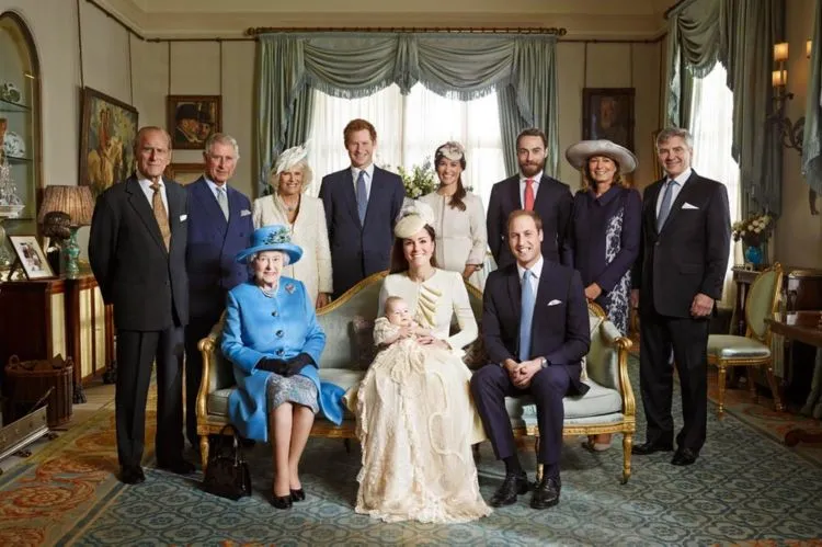 13 Potret Momen Baptisan Prince Louis of Cambridge. Mulai dari Gaun Cantik Hingga Fashion Kate Middleton 25