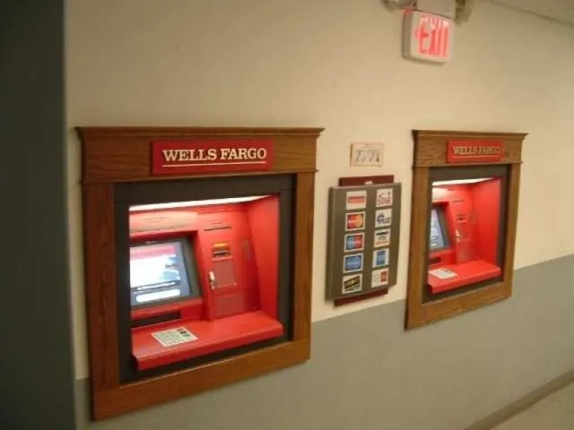 15 Penampakan ATM dari Waktu ke Waktu. Sejak ATM Pertama Dibuat pada Tahun 1967 Hingga Sekarang 26