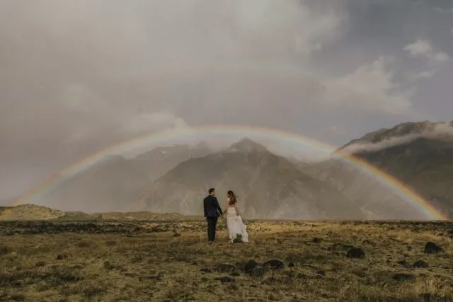 13+ Fotografi Prewedding yang Mendapat Predikat Terbaik di Tahun 2018. Soalnya Lucu dan Kreatif Begini Sih 19