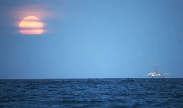 Bukan Mitos, Begini Penjelasan Simpel Kenapa Gerhana Bulan Bisa Bikin Air Laut Naik dan Ombak Besar 8