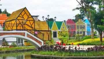 DeVoyage: Liburan Nuansa Kampung Eropa di Kota Bogor, yang Dijamin Instagramable Banget!