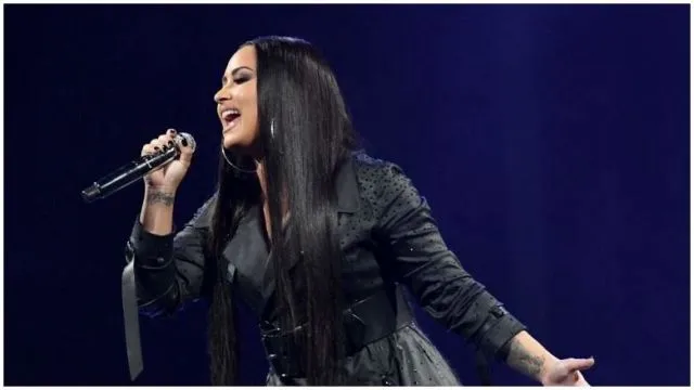 6 Pelajaran yang Bisa Dipetik dari Perjuangan Demi Lovato Melawan Kecanduan Obat-obatan 10