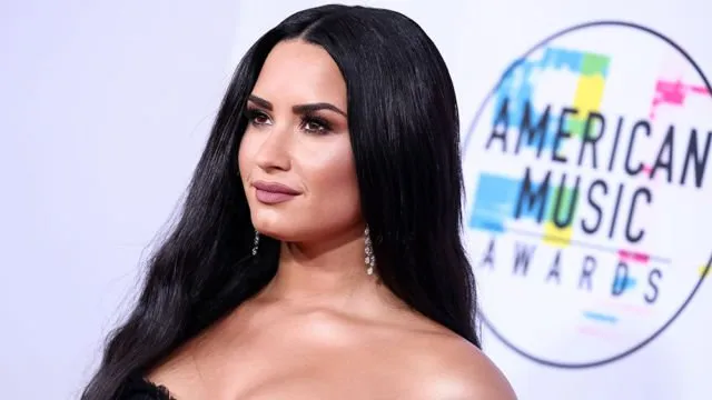 6 Pelajaran yang Bisa Dipetik dari Perjuangan Demi Lovato Melawan Kecanduan Obat-obatan 11