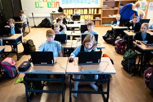 10 Potret Perjalanan Estonia Jadi Negara Paling Digital & Modern Sedunia. Banyak yang Nggak Tahu Sih 15