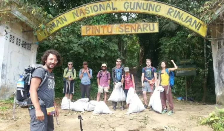 8 Aktivitas Wisata Ini Disukai Bule Saat Mengunjungi Indonesia. Unik dan Menarik Sih! 9