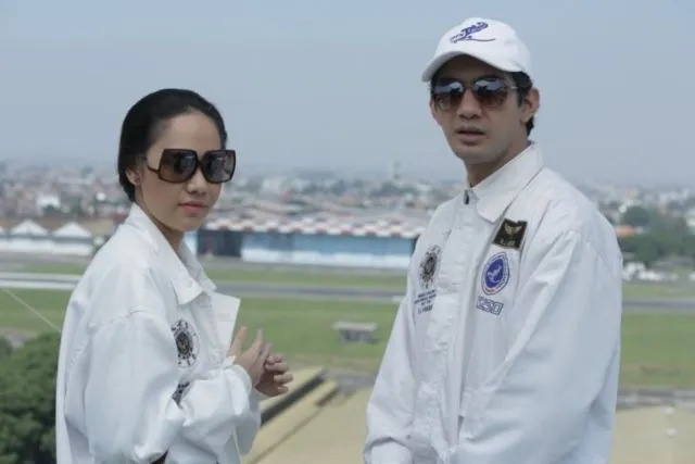 7 Referensi Film yang Bikin Galau antara Pengen Nikah atau Lanjut Kuliah. Ada Film Favoritmu Nggak? 8