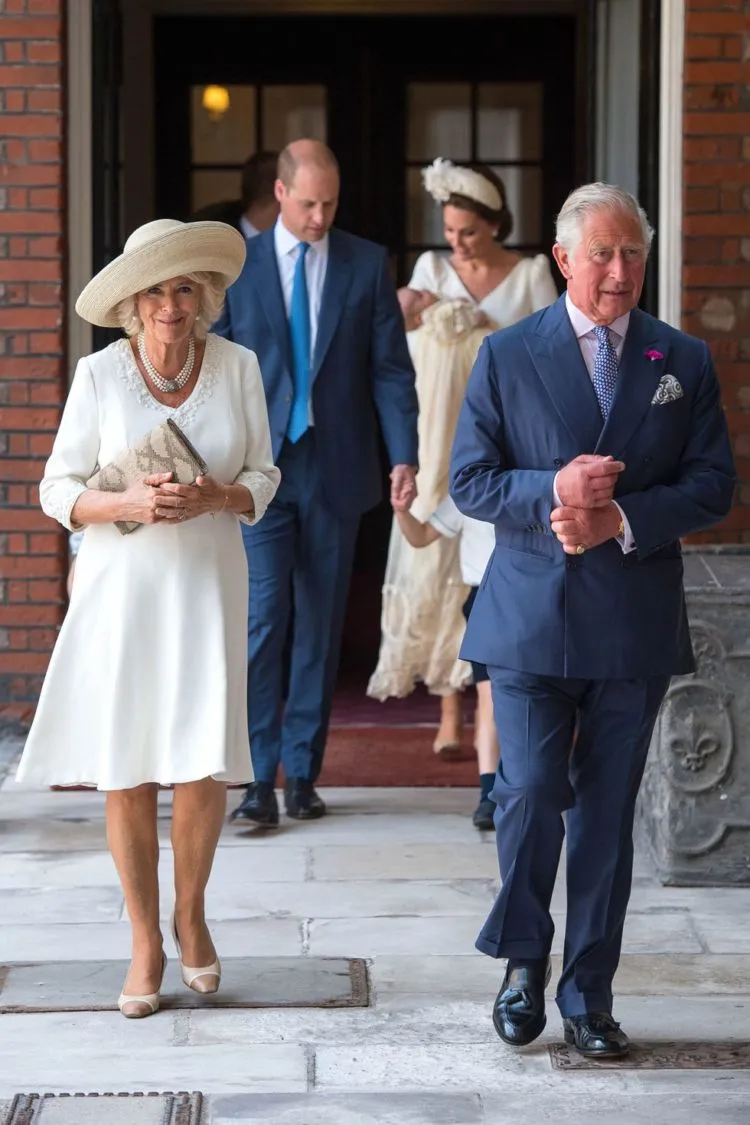 13 Potret Momen Baptisan Prince Louis of Cambridge. Mulai dari Gaun Cantik Hingga Fashion Kate Middleton 23