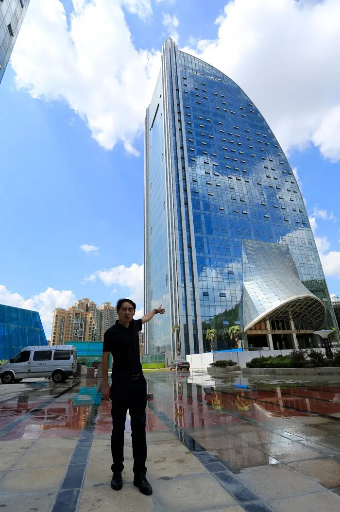 Air Terjun Setinggi 106 Meter Dibangun di Gedung Pencakar Langit di China. Memang Gila Sih Idenya! 16