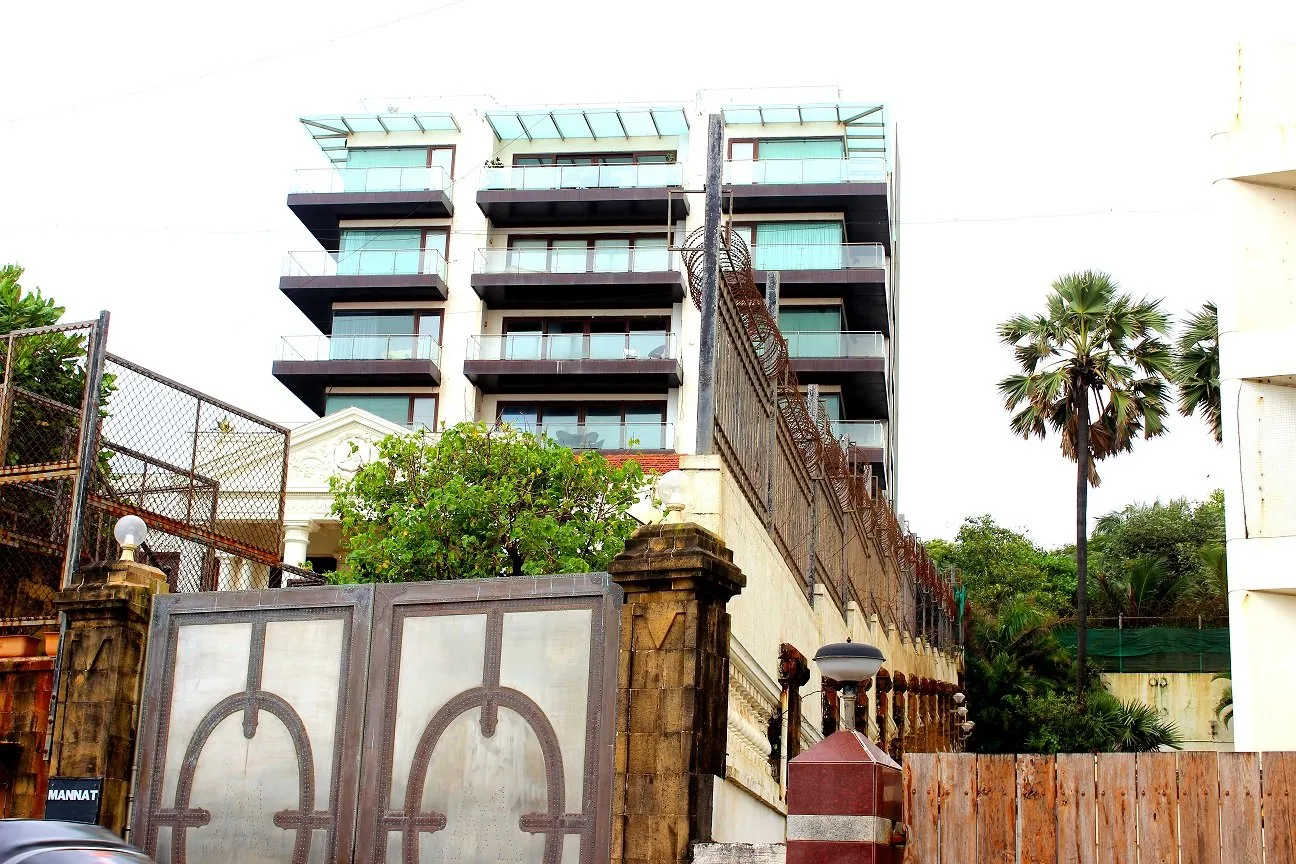 Yuk, Bertamu ke Rumah Shahrukh Khan di Mumbai dan Ketahui 10 Fakta tentang 'Istana'nya yang Begitu Mewah 11