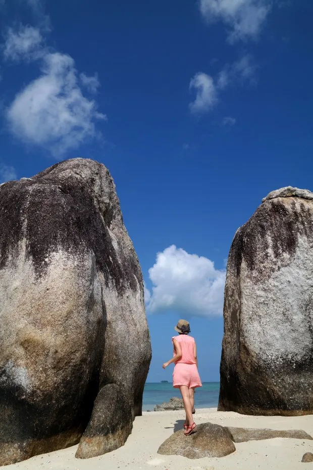 10 Destinasi Hits di Negeri Laskar Pelangi, Belitung. Keindahan Pantainya Bikin Males Pulang! 16