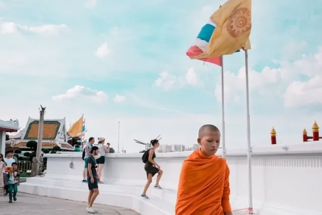 Potret Kehidupan Biksu di Thailand. Dari Wajib Meditasi Hingga Harus Jalan Kaki Tanpa Alas Kaki 17