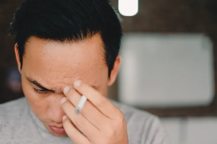6 Curhatan Cowok yang Pernah Gagal Dalam Hubungan. Meski Tampak Sangar, Resah Hatinya Belum Kelar 10