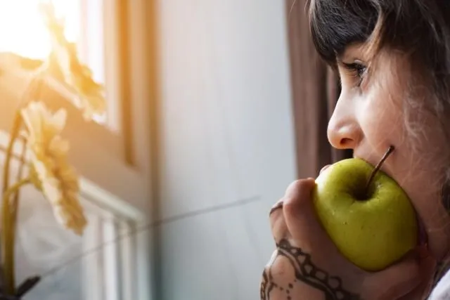 6 Hal yang Kamu Rasakan Saat Rindu Rumah, Sementara Menelepon Orangtua Tak Cukup Meredakan Resah 7