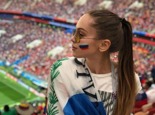 17 Suporter Cantik di Piala Dunia 2018 ini Bukti Sahih Bahwa Sepak Bola Nggak Cuma buat Cowok Saja 17