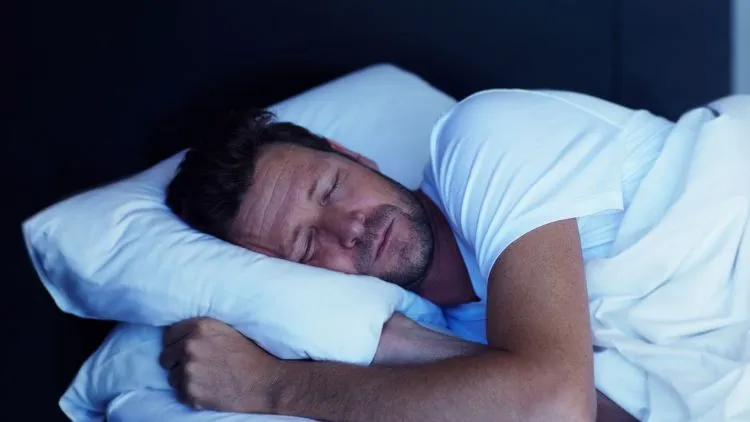 Praktikkan 10 Cara Mudah ini Agar Tidurmu Tetap Pulas Walau Cuaca Panas!