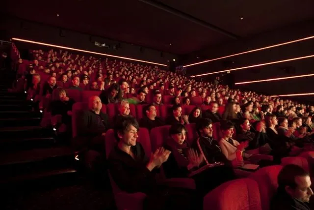 Ini Alasan Cinema 21 Imbau Penonton Bioskop Tidak Boleh Buang Sampah Sembarangan, Meski Ada CS 5