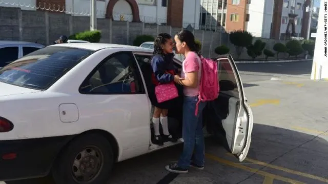 10+ Potret Anak Berangkat Sekolah dari Berbagai Belahan Dunia. Ada yang Perjuangannya Berat Banget 17