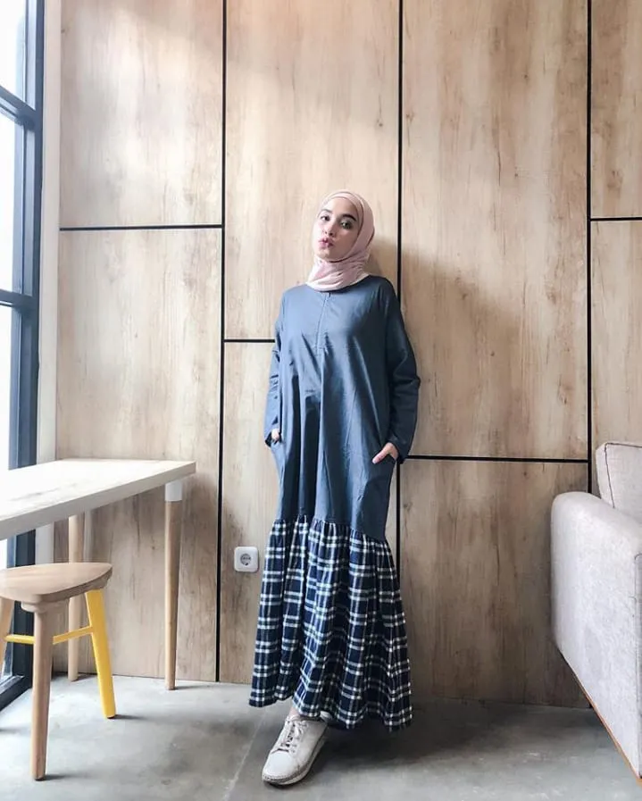 10 Ide Busana Hijab dengan Kain Toyobo. Siap-siap Terlihat Makin Manis dalam Balutan Serat Kekinian Ini 18