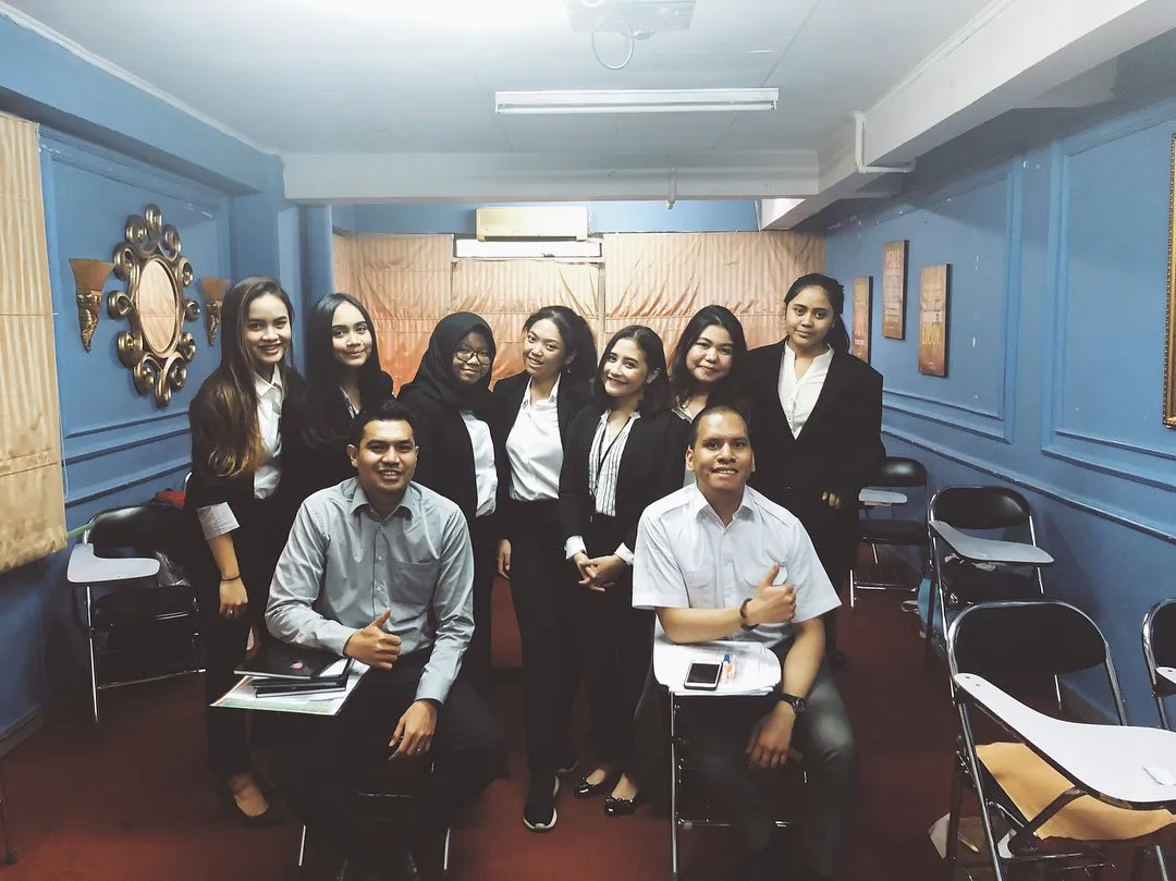 Sering Unggah Kegiatan Kuliah, Prilly Latuconsina Dinilai Pamer. Kalau Inspiratif, Sah-Sah Aja dong? 5