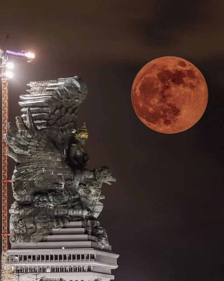 Parade Foto-foto Patung Garuda Wisnu Kencana yang Megah dan Menakjubkan. Bangga Banget Lihatnya! 11