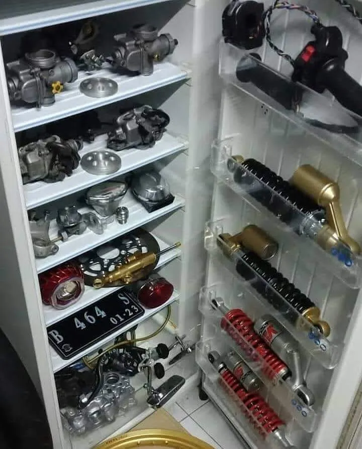 14+ Orang SWAG yang Berani Pakai Barang Nggak Sesuai Fungsinya. Harusnya Anak Kosan Paham nih~ 25