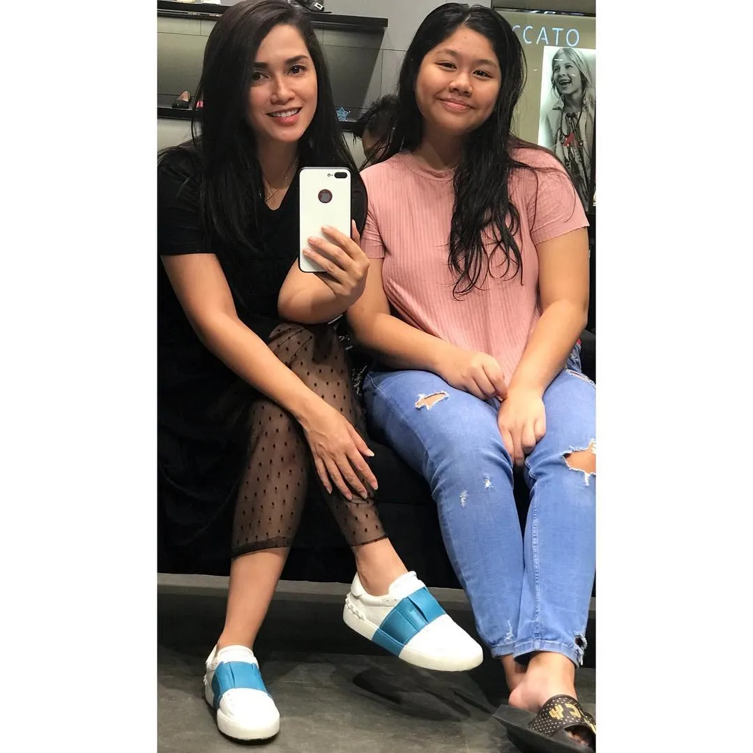 Putri Sulung Ussy Nggak Dandan, Dikritik Warganet. Tapi Kalau Nanti Dandan, Dibilang Cepet Dewasa :( 4