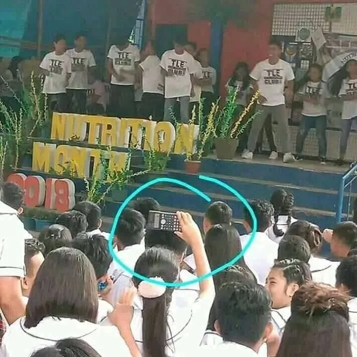 14+ Orang SWAG yang Berani Pakai Barang Nggak Sesuai Fungsinya. Harusnya Anak Kosan Paham nih~ 28