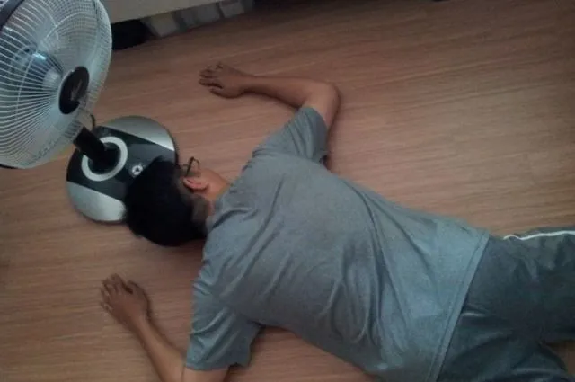 12 Perabotan Kamar Kos yang Bisa Dibawa dari Rumah. Merepotkan Finansial Orangtua Kalau Beli Lagi 19