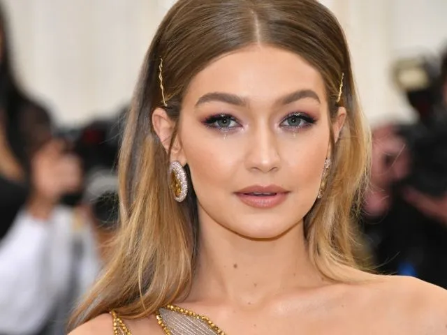 7 Hal yang Wajib Kamu Tahu Saat Pakai Lipstik Warna Nude 11