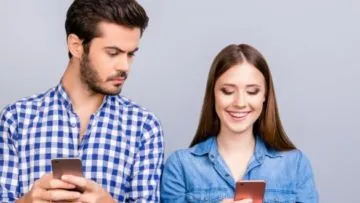 #MerdekaTapi Masih Belum Bisa Putus Dari Pacar Posesif? Sampai Kapan Kamu Kuat Bertahan?