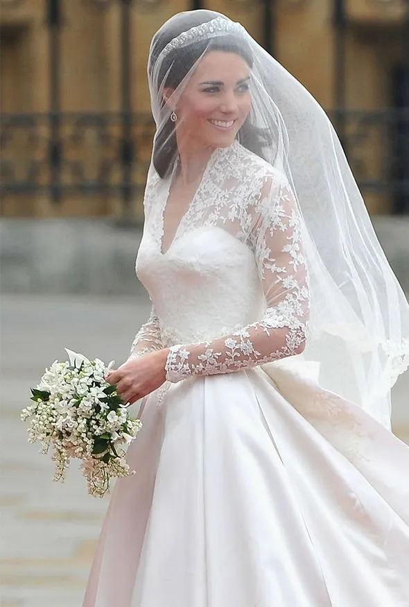 20+ Inspirasi Menata Wedding Veil, si Tudung Pengantin untuk Sempurnakan Momen Istimewa 28