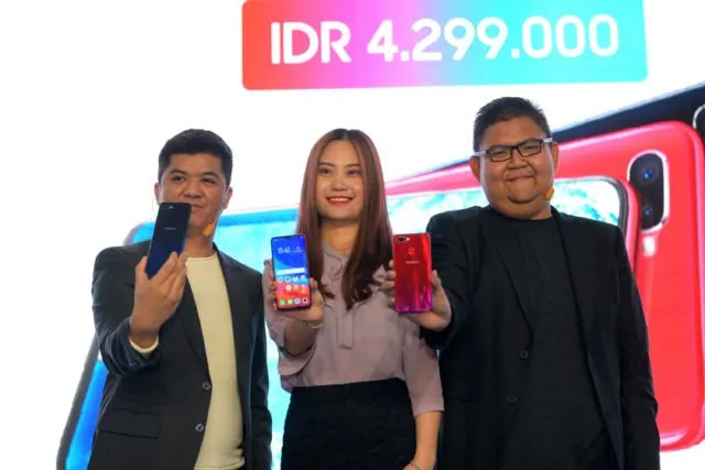 Tak Sekadar Oke Buat Foto, Oppo F9 Bisa Nge-Charge 5 Menit Saja dan Dipakai Teleponan Sampai 2 Jam 10