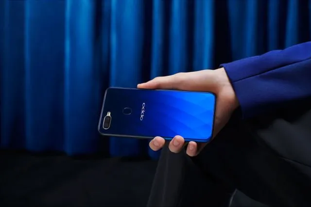 Penjualan OPPO F9 Lebih Unggul Dibanding OPPO F7. Bikin Nggak Sabar Pengen Punya Juga 5