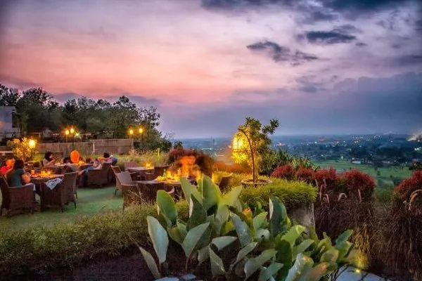 Dear Penikmat Senja, 10 Tempat Nongkrong di Jogja Ini Cocok untuk Menikmati Sunset yang Istimewa! 18