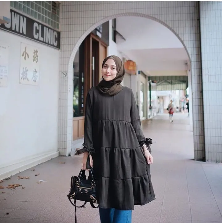 10 Ide Busana Hijab dengan Kain Toyobo. Siap-siap Terlihat Makin Manis dalam Balutan Serat Kekinian Ini 16