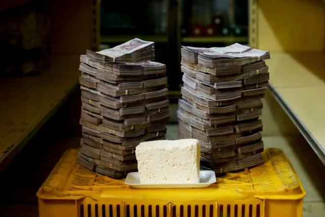 Nilai Mata Uangnya Makin Tak Berharga, Beli Tisu Toilet Aja di Venezuela Kini Butuh Duit Segepok 17