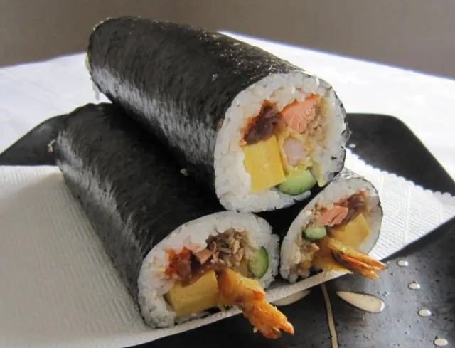 6 Resep Sushi Rumahan, BisaBikin di Dapur Sendiri 11