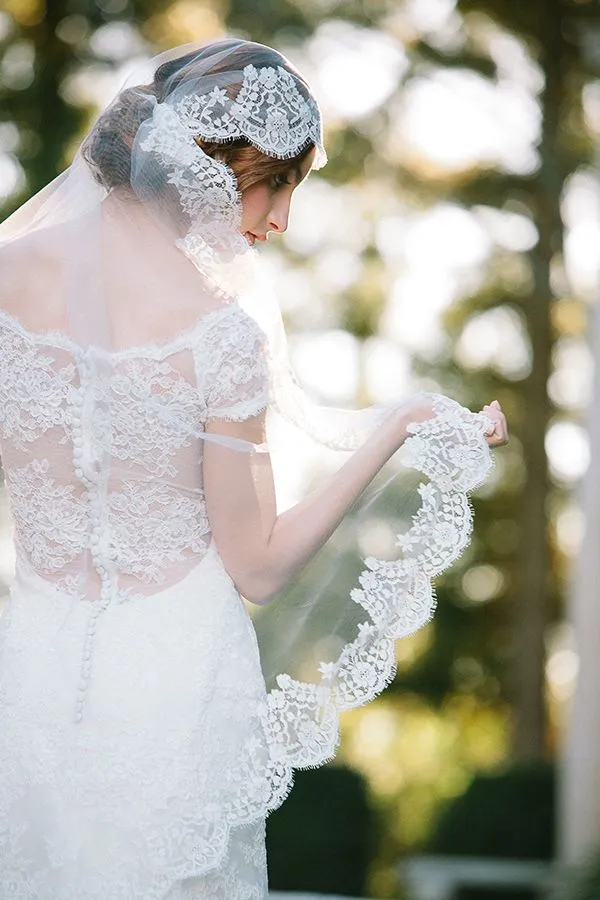 20+ Inspirasi Menata Wedding Veil, si Tudung Pengantin untuk Sempurnakan Momen Istimewa 23