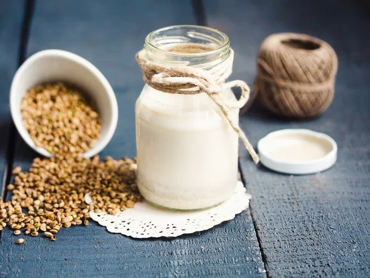 9 Pilihan Alternatif Susu SELAIN Sapi yang Tak Kalah Bernutrisi. Cocok Buat yang Lagi Diet Atau Alergi 17