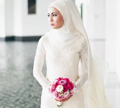 20+ Inspirasi Menata Wedding Veil, si Tudung Pengantin untuk Sempurnakan Momen Istimewa 30
