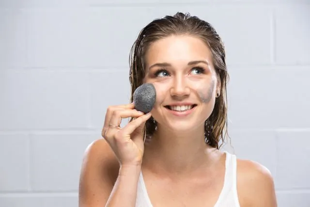 10 Macam-Macam Skincare & Urutan Memakainya 11