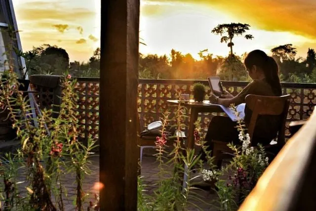 Dear Penikmat Senja, 10 Tempat Nongkrong di Jogja Ini Cocok untuk Menikmati Sunset yang Istimewa! 13