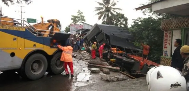 Siapa Sih yang Boleh Memakai Jasa Voorijder? Inilah 8 Kendaraan yang Bisa Mendapat Pengawalan Polisi 11
