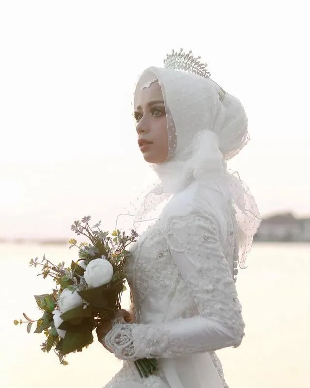 20+ Inspirasi Menata Wedding Veil, si Tudung Pengantin untuk Sempurnakan Momen Istimewa 32