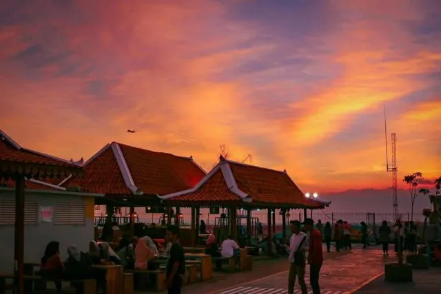 Dear Penikmat Senja, 10 Tempat Nongkrong di Jogja Ini Cocok untuk Menikmati Sunset yang Istimewa! 14